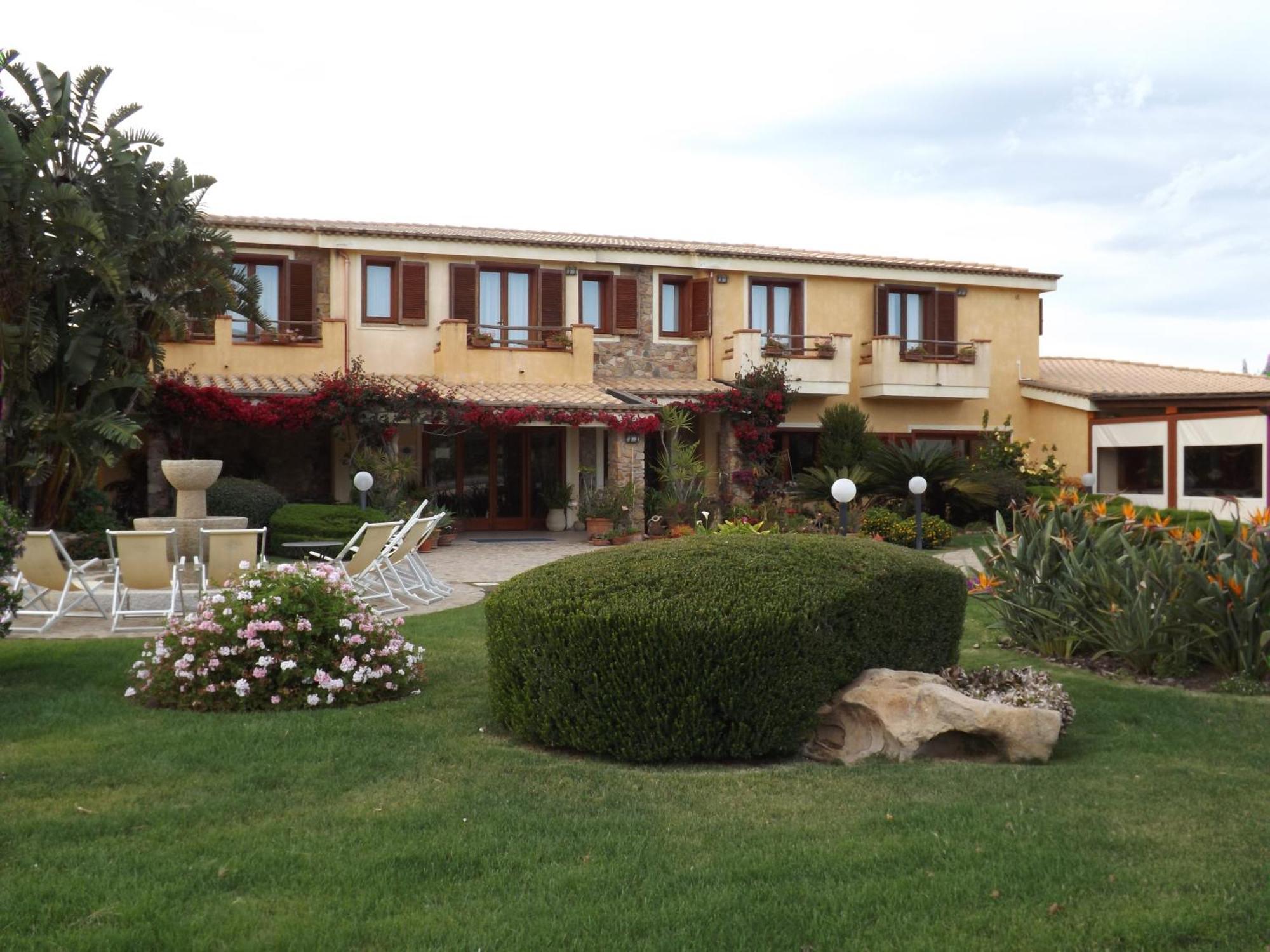 Le Anfore Hotel Villasimius Ngoại thất bức ảnh