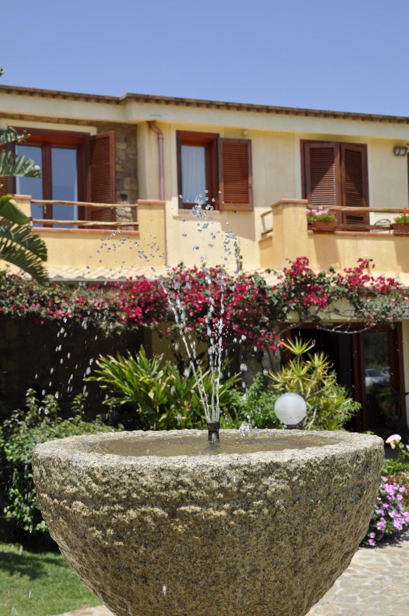 Le Anfore Hotel Villasimius Ngoại thất bức ảnh