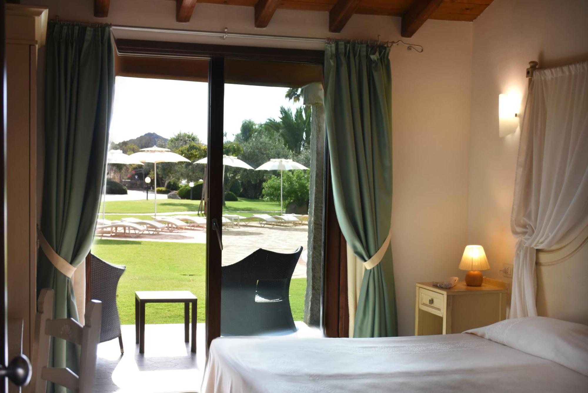 Le Anfore Hotel Villasimius Ngoại thất bức ảnh